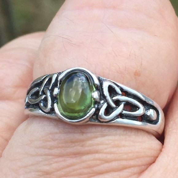 Triskele Ring .925 Sterling Silver w/ Peridot - Picture 2 of 8
